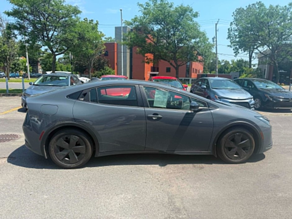2024 Toyota Prius Prime-3
