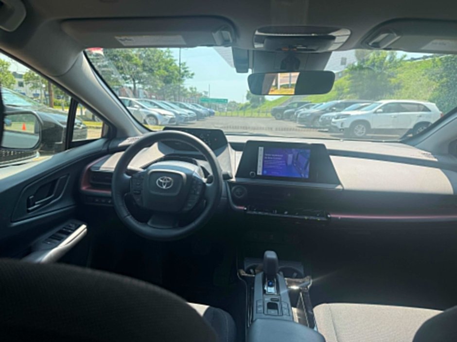 2024 Toyota Prius Prime-13