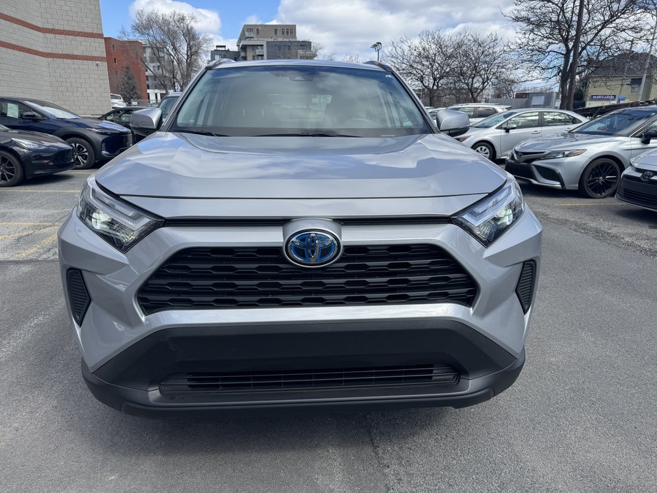 2022 Toyota RAV4 Hybrid XLE-28
