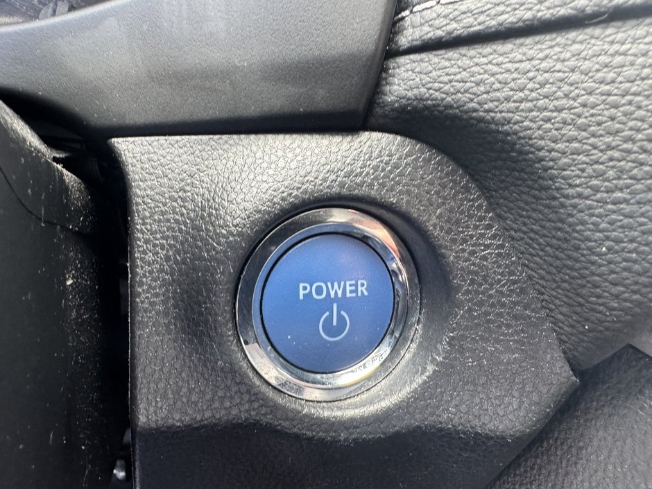 2022 Toyota RAV4 Hybrid XLE-39