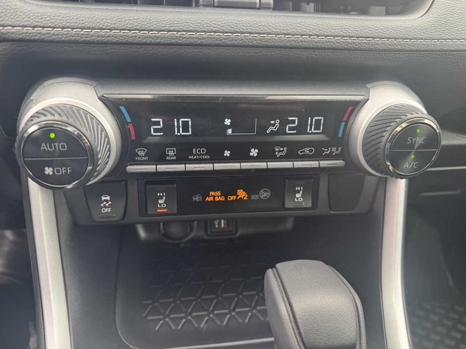 2024 Toyota RAV4 XLE HYBRIDE-15