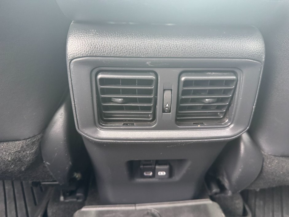 2024 Toyota RAV4 Prime SE-13