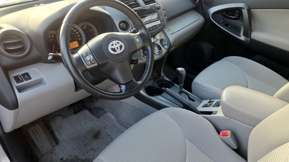 Toyota RAV4 Limited 2009-9