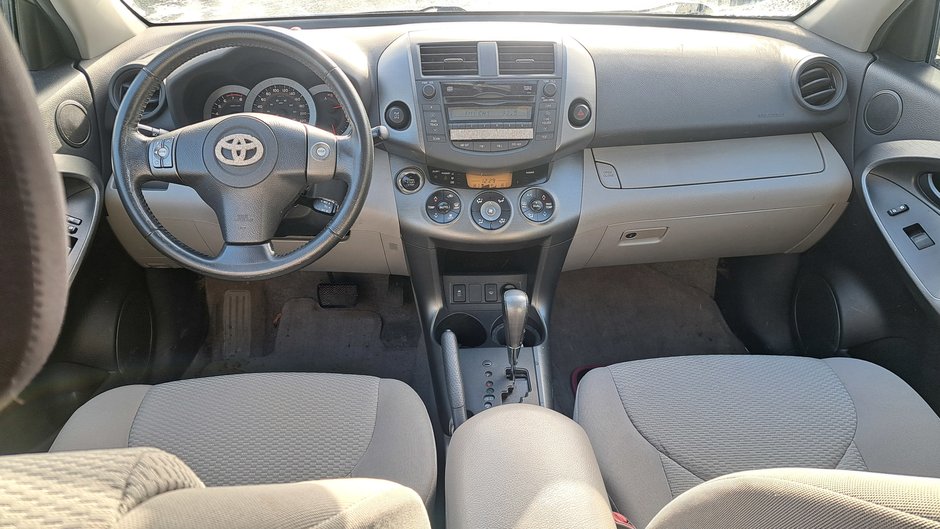 Toyota RAV4 Limited 2009-29