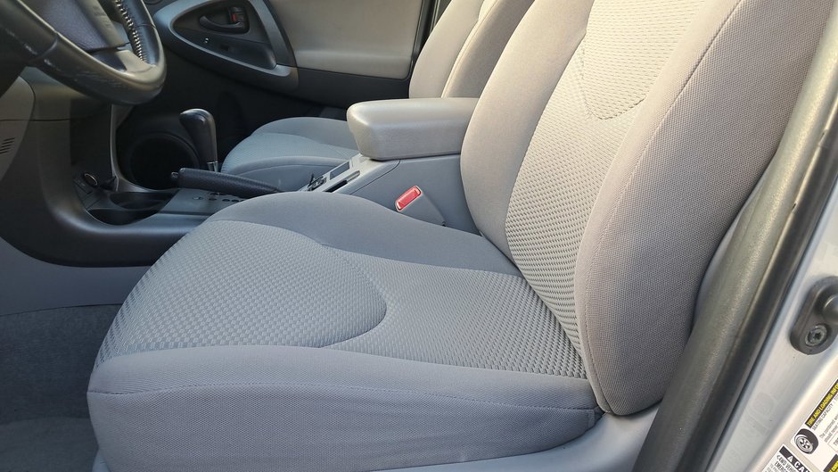 Toyota RAV4 Limited 2009-7