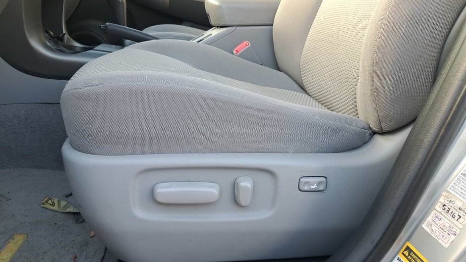 Toyota RAV4 Limited 2009-6