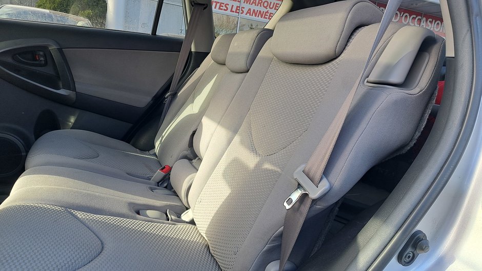 Toyota RAV4 Limited 2009-25