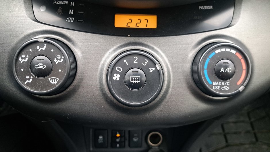 2009 Toyota RAV4 Sport-19