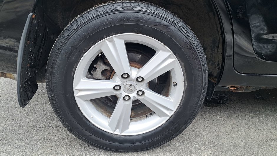 Toyota RAV4 Base 2010-29