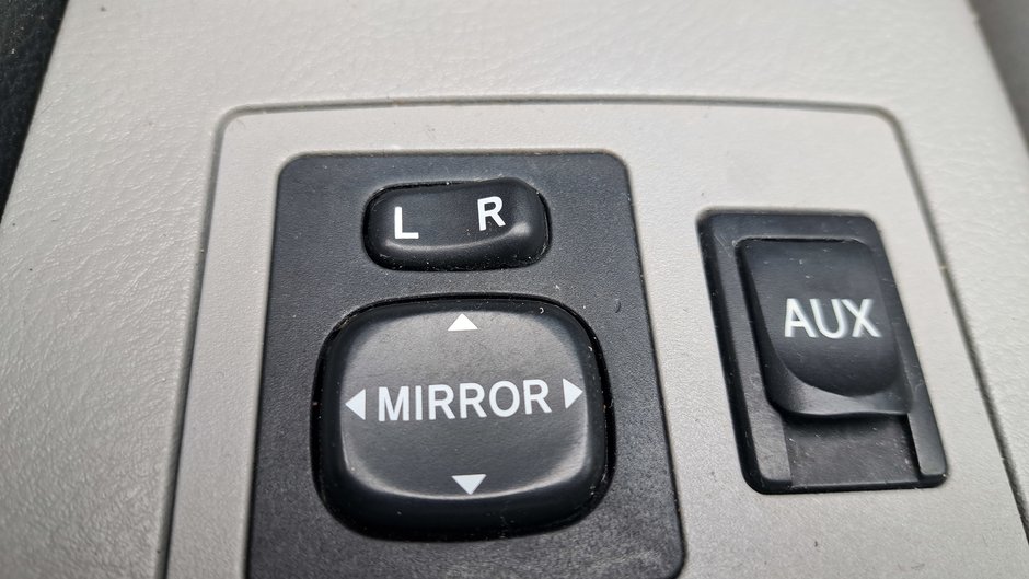 Toyota RAV4 Base 2010-18