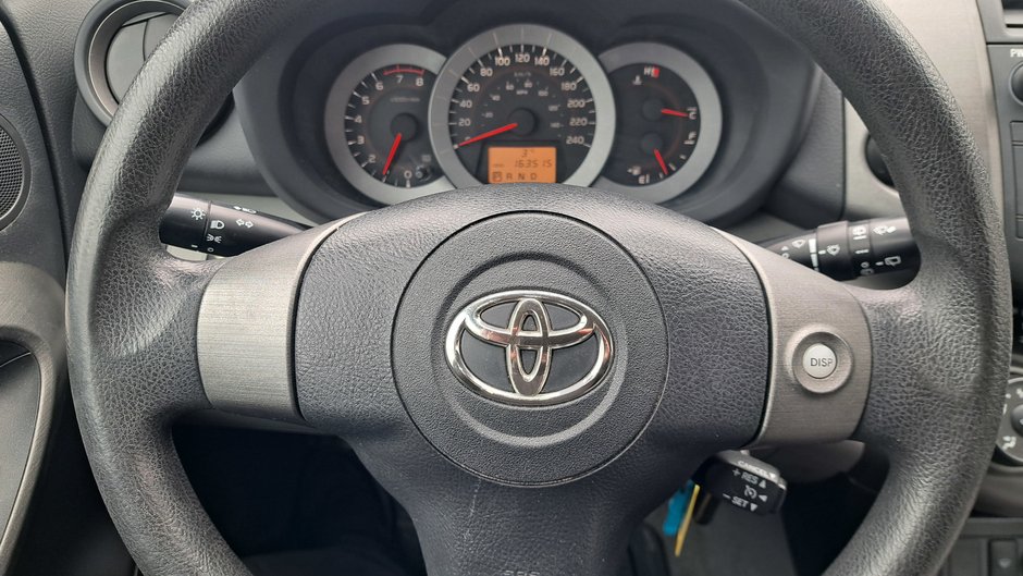 Toyota RAV4 Base 2010-9