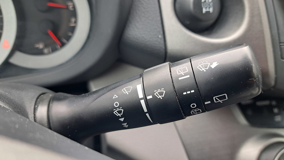 Toyota RAV4 Base 2010-12