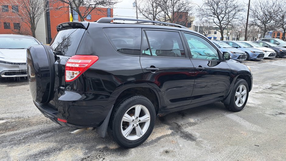 Toyota RAV4 Base 2010-3