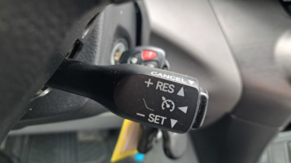 Toyota RAV4 Base 2010-11