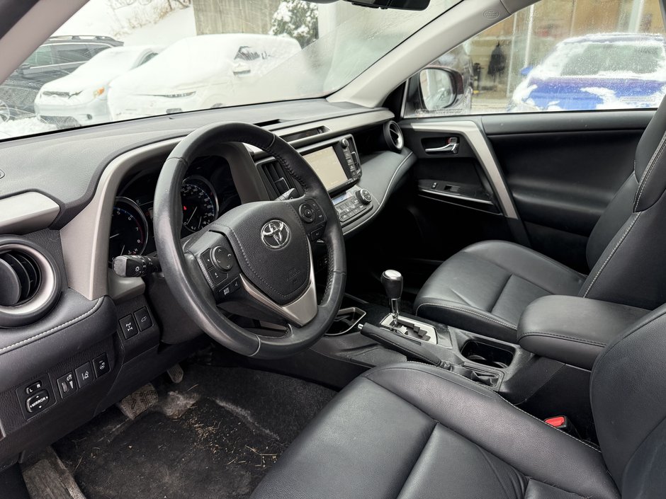 Toyota RAV4 Limited 2016-9