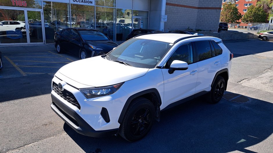 2019 Toyota RAV4 LE-32