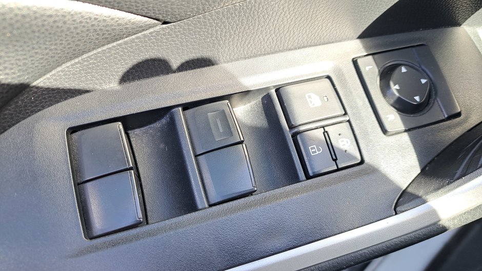 2019 Toyota RAV4 LE-18