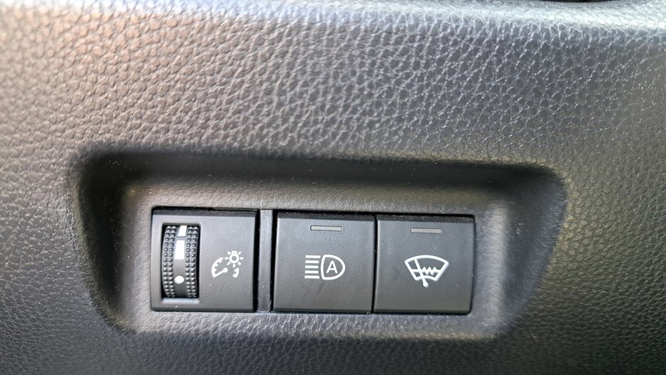 2019 Toyota RAV4 LE-19