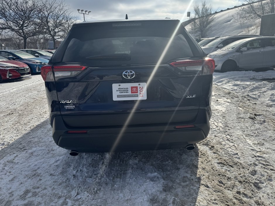 Toyota RAV4 XLE 2021-11