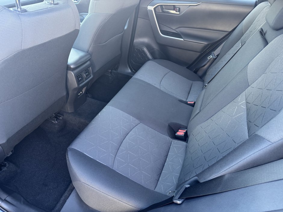 Toyota RAV4 XLE 2021-1