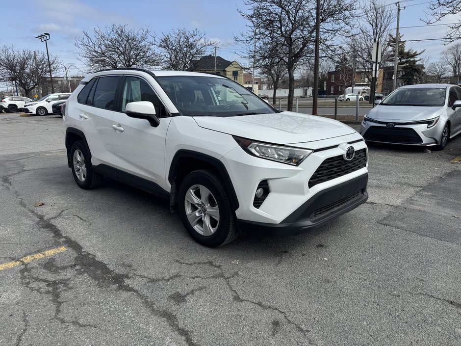 Toyota RAV4 XLE 2021-1