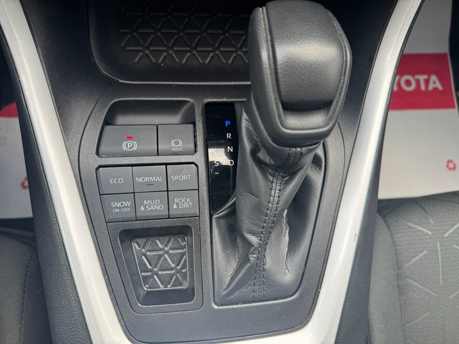 Toyota RAV4 XLE 2023-15