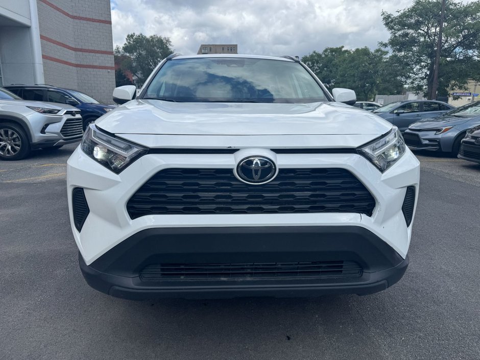 Toyota RAV4 XLE 2023-7