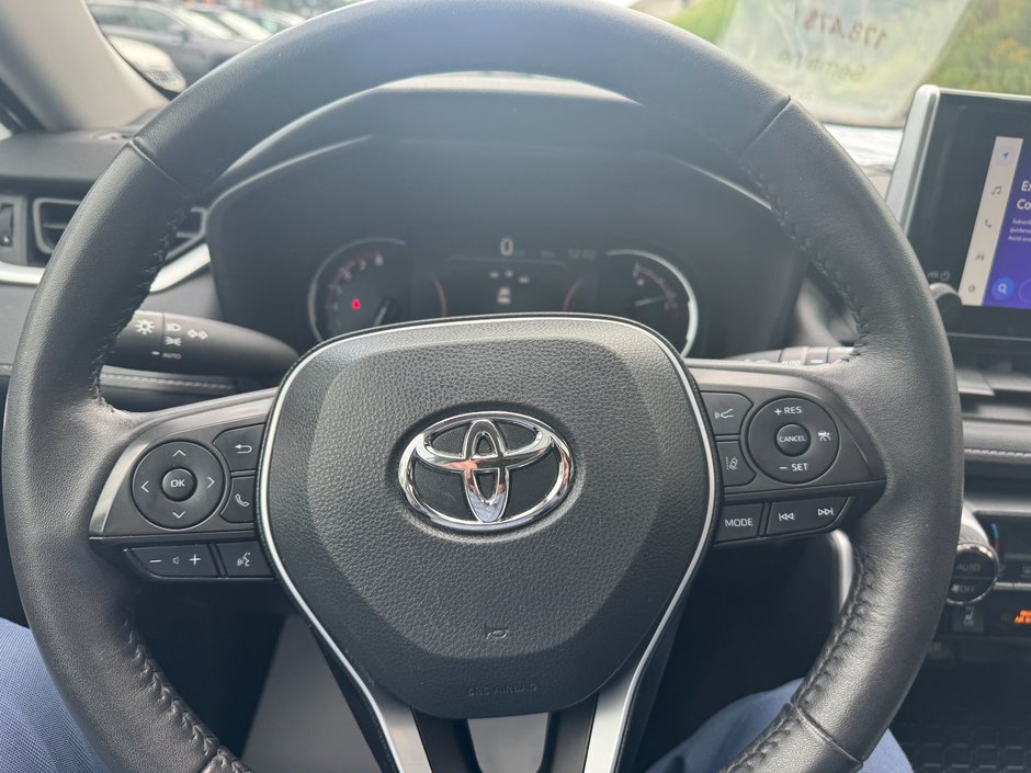 Toyota RAV4 XLE 2023-19
