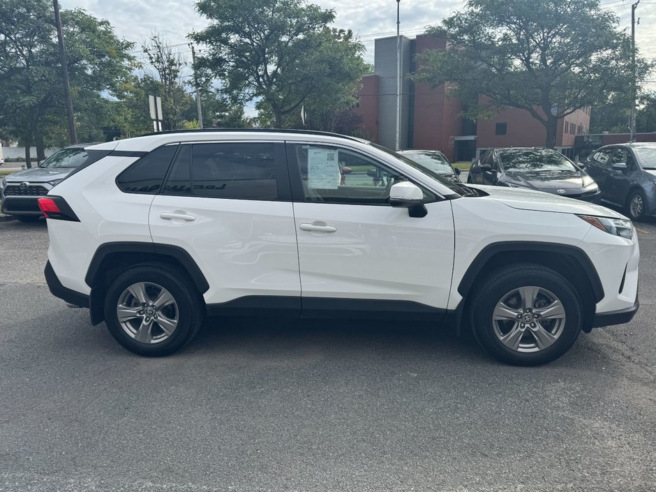 Toyota RAV4 XLE 2023-5