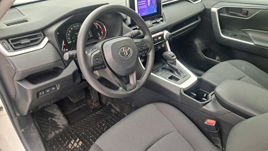 2024 Toyota RAV4 LE-9