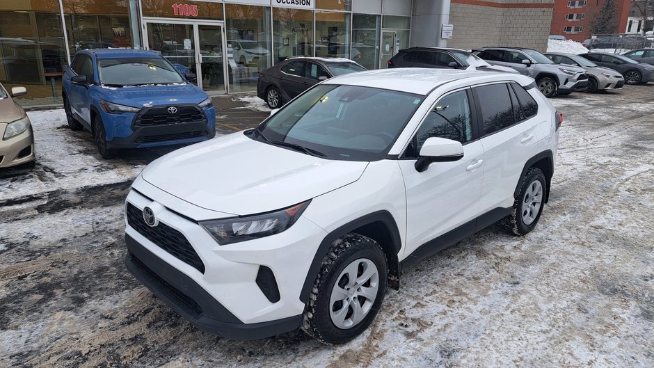 2024 Toyota RAV4 LE-32