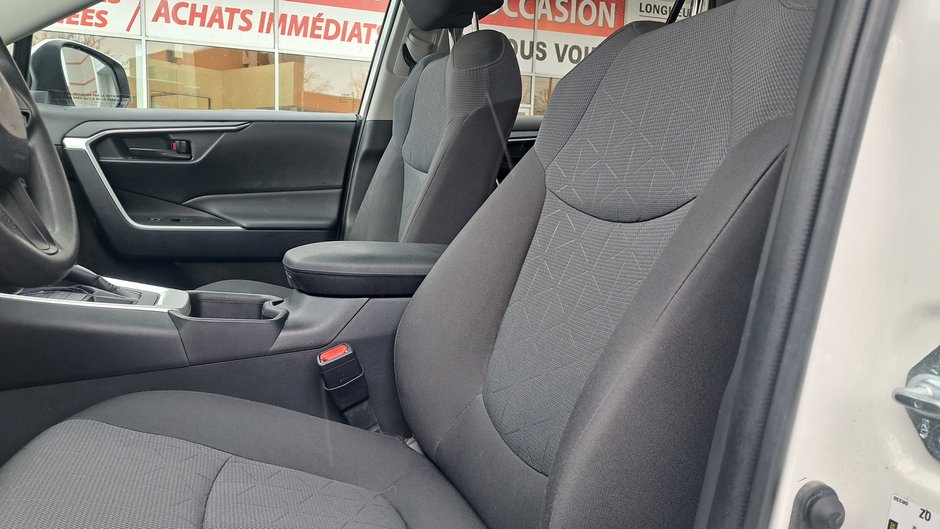 2024 Toyota RAV4 LE-8