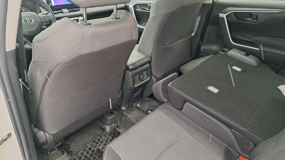 2024 Toyota RAV4 LE-24