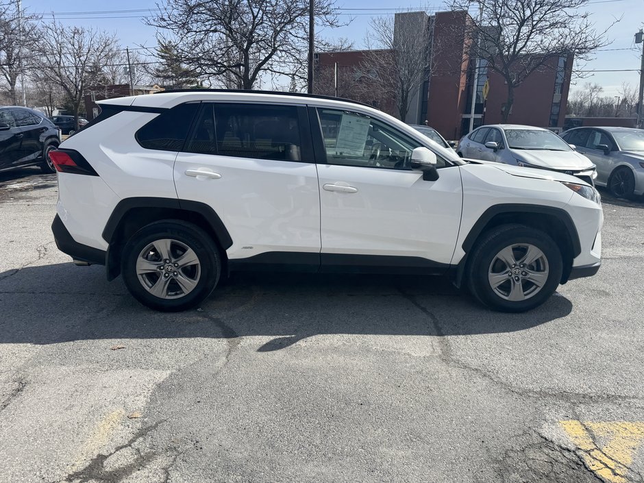 Toyota RAV4 Hybrid LE 2024-2