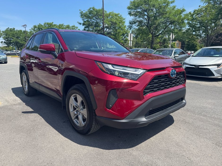 2024 Toyota RAV4 Hybrid XLE-6