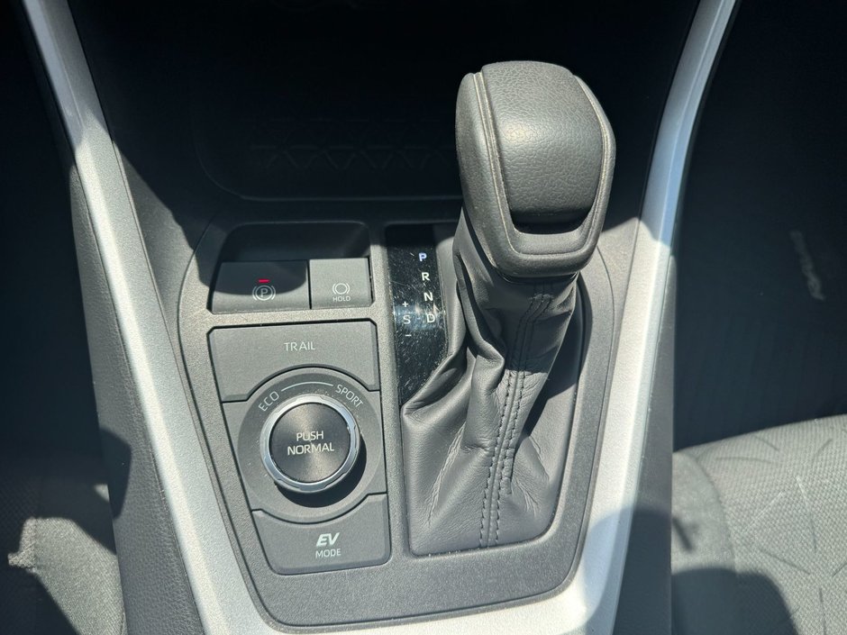 2024 Toyota RAV4 Hybrid XLE-14