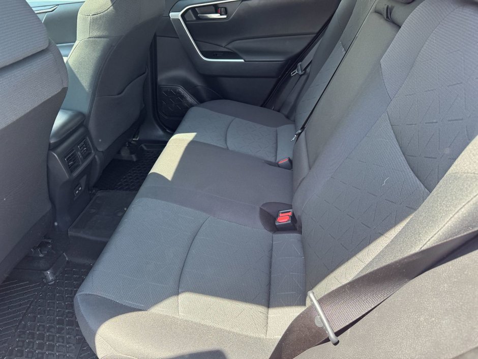 2024 Toyota RAV4 Hybrid XLE-8