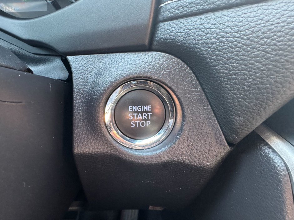 Toyota RAV4 XLE 2025-18