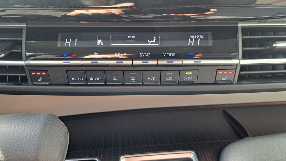 Toyota Sienna Hybrid LE  8-PASS 2023-18