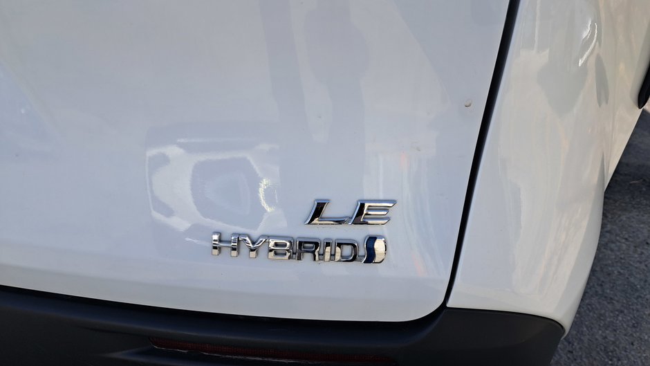 Toyota Sienna Hybrid LE  8-PASS 2023-32