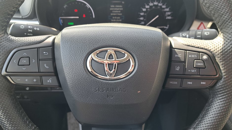 Toyota Sienna Hybrid LE  8-PASS 2023-9