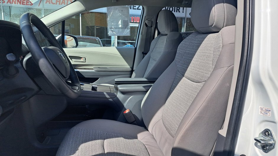 Toyota Sienna Hybrid LE  8-PASS 2023-7