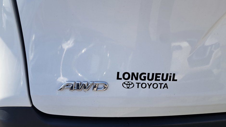 Toyota Sienna Hybrid LE  8-PASS 2023-31