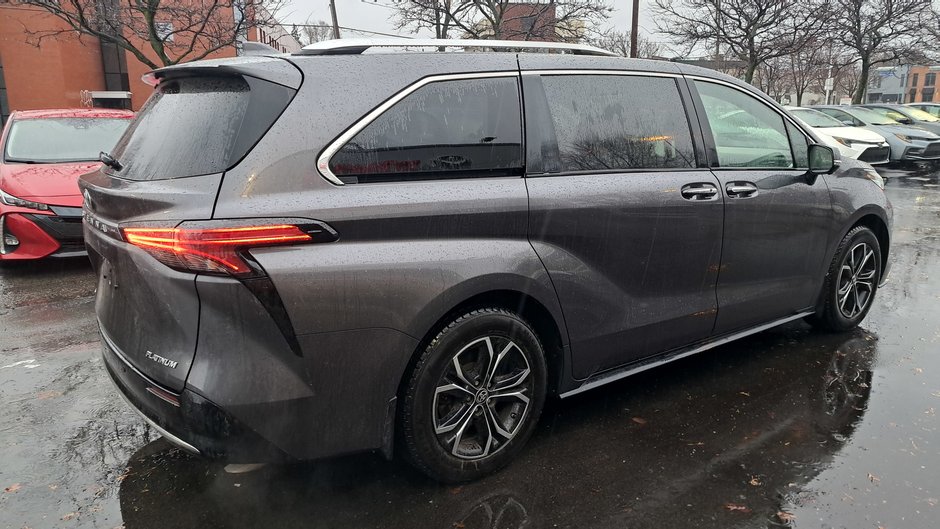 2025 Toyota Sienna Limited-3
