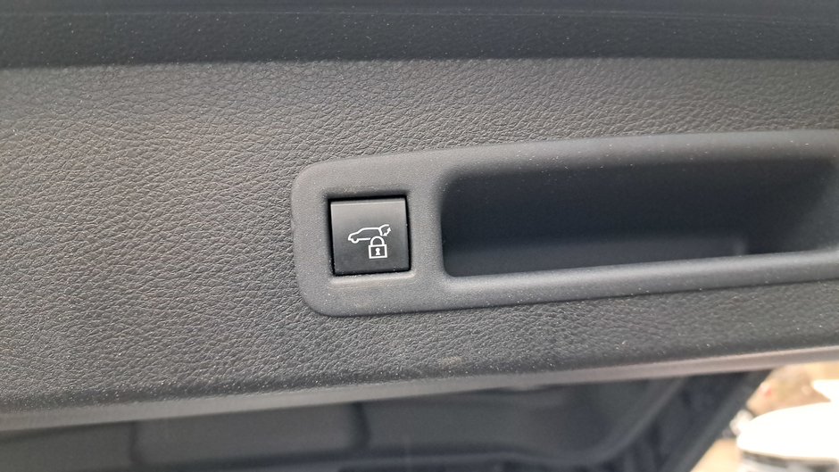 2025 Toyota Sienna Limited-33