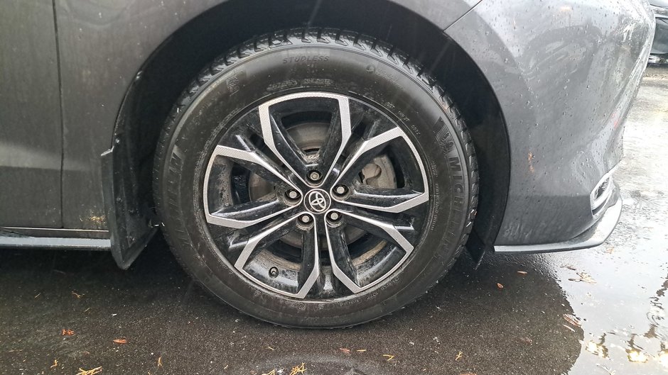 2025 Toyota Sienna Limited-35