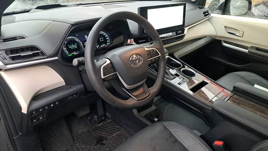 2025 Toyota Sienna Limited-9