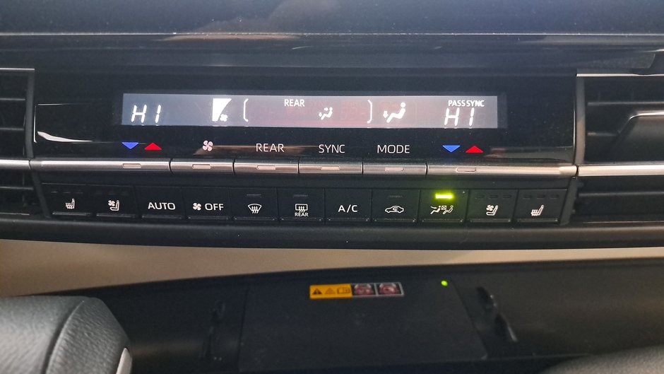 2025 Toyota Sienna Limited-19