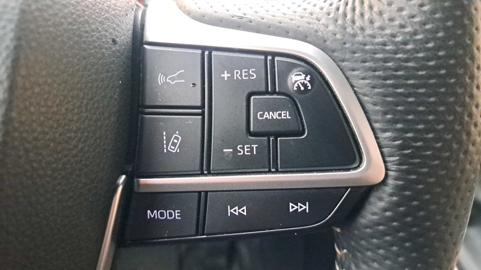 2025 Toyota Sienna Limited-12