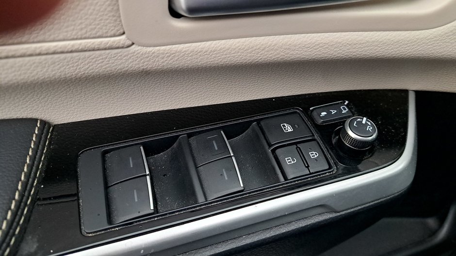 2025 Toyota Sienna Limited-23